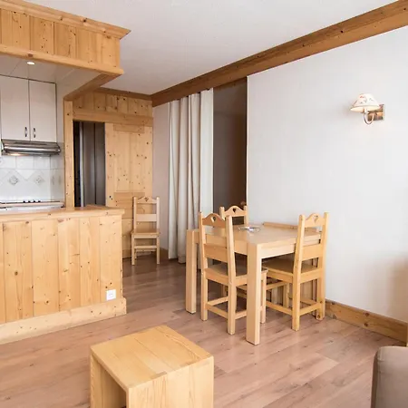 2 Pieces Sud A 500 M Des Pistes Avec Wifi Et Animaux Admis - Fr-1-449-53